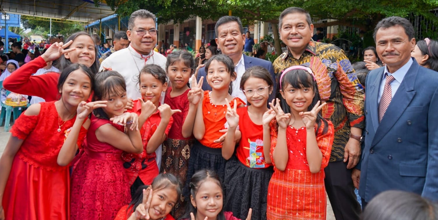 Bupati Simalungun Hadiri Peletakan Batu Pertama Pembangunan Pastoran St