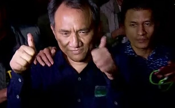 Andi Arief Diperbolehkan Pulang