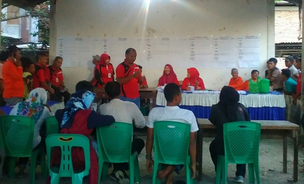 Panitia Pelaksana Pemilihan Pangulu Nagori Boluk, Kecamatan Bosar Maligas saat melakukan perhitungan perolehan jumlah suara.