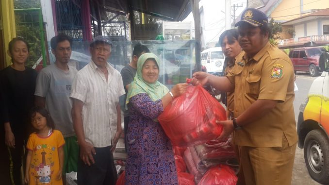 Pemkab Karo Salurkan Bantuan Kepada 7 Kepala Keluarga Korban Musibah Kebakaran di Kabanjahe