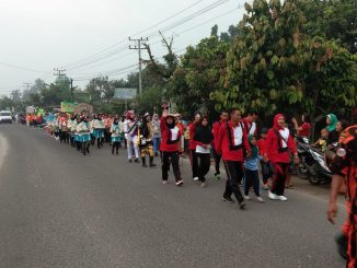Kegiatan Pawai Akbar Diiringi Dua tim Marching Band Diikuti Seluruh Peserta Menyusuri Jalan Sepanjang Lebih Kurang 3 kilometer.