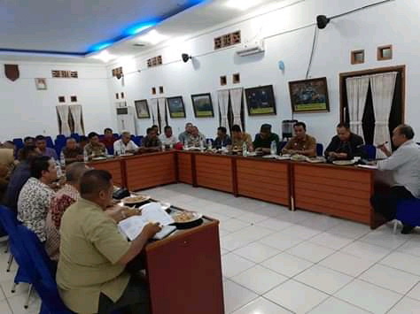 Pemkab Batu Bara menggelar Rapat Koordinasi Tanggap Darurat Bencana di aula kantor Bupati di Lima Puluh, Selasa (29/10) malam.