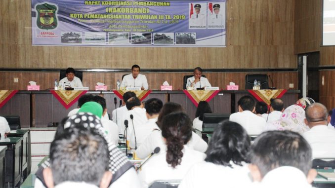 Walikota Pematangsiantar H Hefriansyah SE MM, saat membuka Rapat Koordinasi Pembangunan (Rakorbang) triwulan III tahun anggaran 2019, di ruang Serbaguna kantor BP3D, Jalan Merdeka No 2, Rabu (9/10)