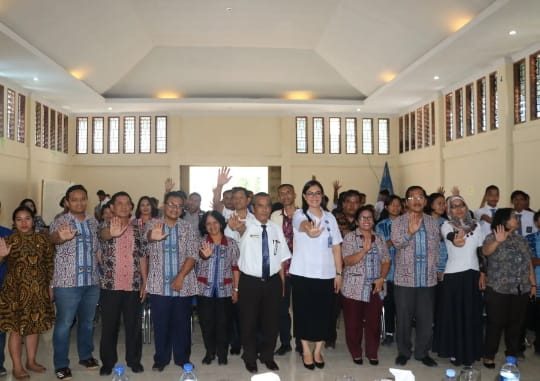 Pemerintah Kabupaten Toba Samosir (Tobasa) melalui Badan Kesatuan Bangsa dan Politik melaksanakan Sosialisasi Bahaya Narkoba di Gedung Sentra Pemuda Soposurung Balige,  Hari Kamis tgl 14 November 2019.