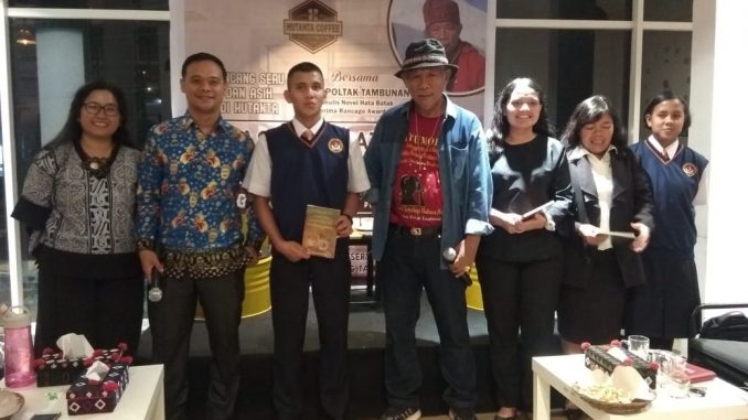 Acara Bincang seru dan asyik tentang sastra batak ini di selenggarakan di Hutanta Cafe Balige Jalan Pematang Siantar KM 2 Desa Tampubolon Sariburaja Balige hari Rabu,(13/11/2019)