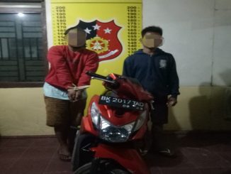 Pelaku Dan Penadah Curanmor Berikut Barang Bukti Saat Di Mapolsek Perdagangan.