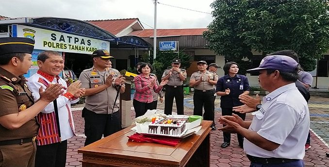 Hari Ulang Tahun (HUT) ke-39 jatuh tepat dihari ini ,Rabu (22 Januari 2020) . Upacara Sejajaran Polres Tanah Karo diadakan di Lapangan Apel Mapolres Tanah Karo sekira pukul 09.20 WIB.