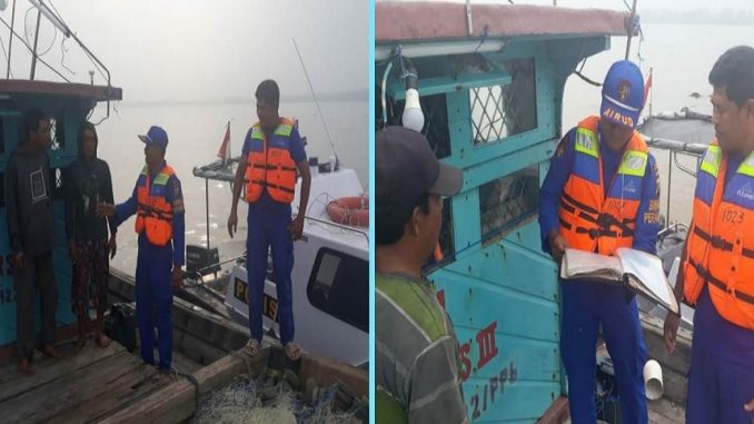 Personil Sat Polair Polres Tanjung Balai Melaksanakan Giat PRM Kepada Nelayan