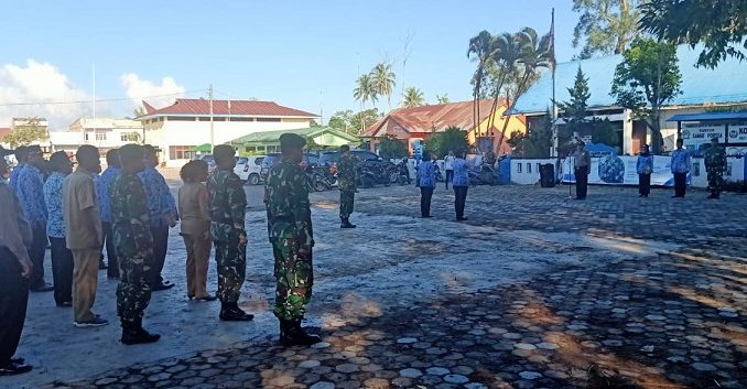 Polres Tobasa gelar upacara bendera, Senin (17/02/2020) pagi di Lapangan Halaman Kantor Camat Porsea