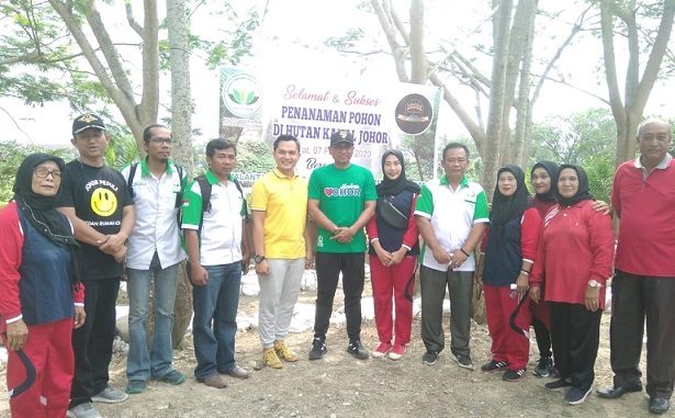 Penanaman 200 bibit pohon Jumat 07/02/2020 ,Pangkalan Mansyur, Kec. Medan Johor Kota Medan Sumatera Utara, sekira pukul 10.00 WIB.