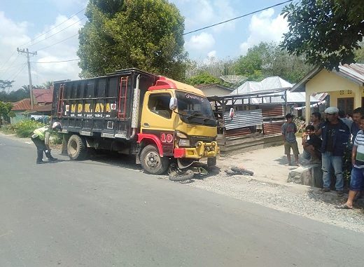 Honda Seruduk Colt Diesel di Nagori Tangga Batu Kecamatan Hatonduhan, Kabupaten Simalungun, Khamis (27/2/2020)