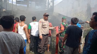 kebakaran menghanguskan satu (1) unit rumah yang di huni dua keluarga terjadi di jalan Patuan Anggi Kelurahan Pasar Sarulla Kecamatan Pahae Jae Tapanuli Utara, Sabtu (22/2/2020) sekira pukul 15.00 Wib.