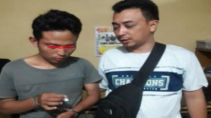 Kurir sabu tersebut bernama ZP alias Pahmi(31) bekerja pedagang