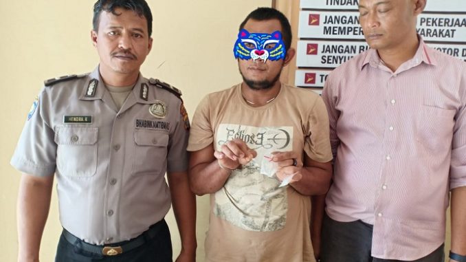 Jali, (36) Ditangkap Tekab Polsek Dolok Masihul, Jumat(27/3/2020) sekira pukul 22:55 WIB