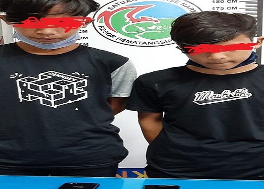 MRA alias Rayhan (14) dan PTF alias Pandu (16) ditangkap Satres Narkoba Polres Siantar, Sabtu 02 Mei 2020 pukul 22.00 Wib