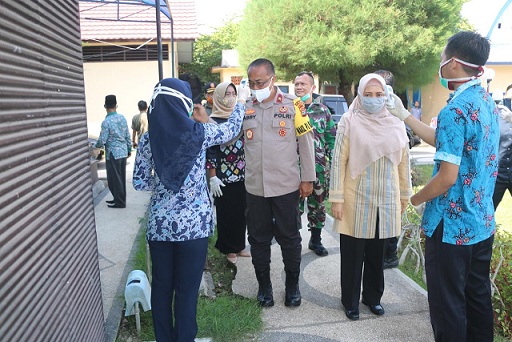 Rapat Penanganan covid 19 di Aula Kantor Bupati Lombok Utara pada hari Kamis tanggal 28 Mei 2020