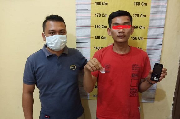 Raehan (23) Ditangkap pada hari Sabtu malam (9/5/2020) sekira pukul 23:40 WIB, tepatnya di areal SPBU Dolok Masihul.