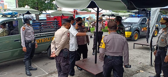 Himbauan dilakukan langsung oleh Kapolresta Mataram, Kombes Pol Guntur Herditrianto bersama Dandim 1606 Lombok Barat, Kolonel Czi Efrijon Kroll. Himbauan diberikan ditiga pasar tradisional.