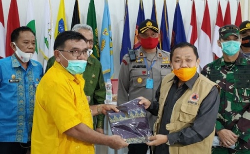 Bupati Batu Bara Ir. H. Zahir, M.Ap yang diwakili oleh Seketaris Daerah (Sekdakab Batu Bara) H. Sakti Alam Siregar, SH Didampingi Tim Gugus Tugas Covid-19 Batu Bara di aula Dinas Kesehatan (Dinkes) Jalan P. Kemerdekaan Lima Puluh, Kecamatan Lima Puluh  kabupaten Batu Bara, pada Hari Kamis Tanggal 28/05/2020.