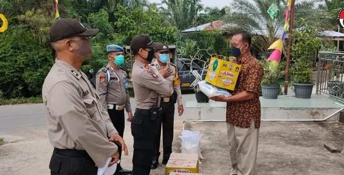 Kapolres Tebing Tinggi Berbagi Ke BKM Dan Pengurus Mesjid, Jumat 12/06 pukul 08:00 WIB.