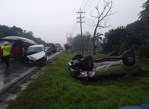 Kecelakaan Laka Lantas di jalanLintas Umum Tebing tinggi - Medan, tepat nya di depan Gapura Selamat datang Tebing tinggi Ds.Paya Bagas kec Tebing Tinggi Kab Serdang Bedagai, Rabu (22/7/2020)