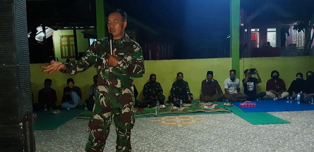 Sosialisasi itu dihadiri oleh sejumlah tokoh masyarakat, Kepala Dusun, ketua RT, anggota TNI, Polri dan sejumlah masyarakat Desa Seminar Salit.