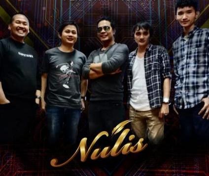 NULIS terbentuk pada tahun 2018 bergenre pop Alternative