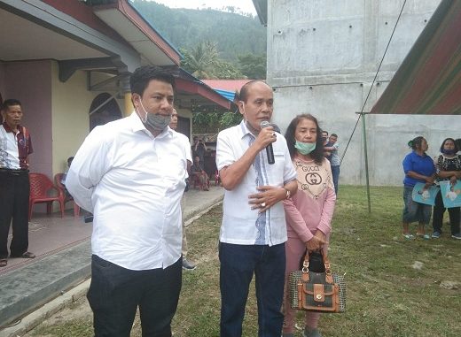 bakal calon Bupati Samosir Vandico-Martua Kunjungi Masyarakat desa Hutaginjang, Kecamatan Simanindo pada Kamis 16 Juli 2020.