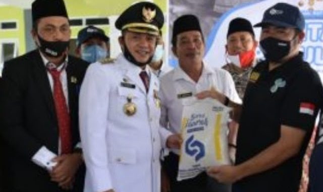 Bupati Batu Bara Ir Zahir MAP kunjungi Kepala Badan Narkotika Nasional Kabupaten (BNNK), di Jalinsum Dusun V Perk Sei Bejangkar Kecamatan Sei Balai, Rabu (01/07/2020).