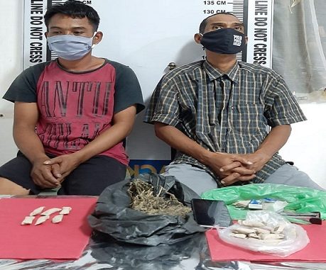 DUA terduga sindikat peredaran narkotika jenis ganja berhasil di ciduk Tim Opsnal Satres Narkoba Polres Pematang Siantar, Senin (03/08/2020) sekira pukul 19.30 WIB.