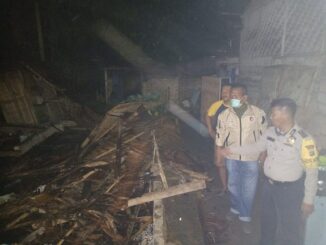 rumah milik Jahari (85) terbuat dari dinding tepas dan atap rumbia tepatnya di Dusun IV Desa Silau Rakyat, Kec.Sei Rampah, Kabupaten Serdang Bedagai, ludes terbakar, Selasa (4/8/2020) sekitar pukul 20.30 WIB.