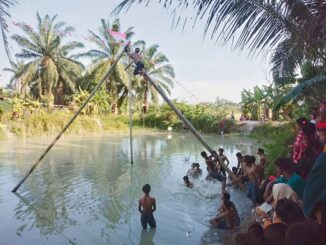 Panjat Pinang di Dusun Suka Makmur tepatnya di belakang kilang Pak Ngaderi Kamis 20/08/2020 Pukul 9.30.WIB.