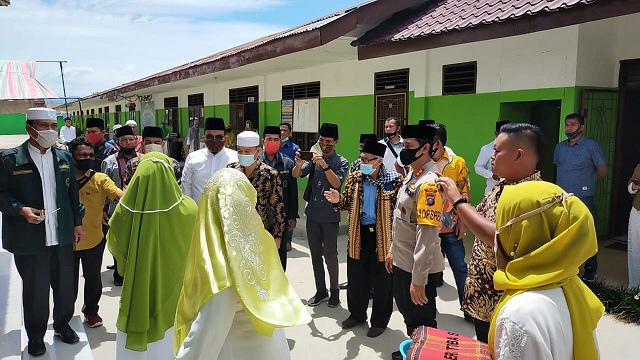 Kapolres Tobasa AKBP Akala Fikta Jaya S.I.K menghadiri peresmian Musholla MTsN Toba Samosir , Minggu (02/08/2020) sekira pukul 10.30 Wib