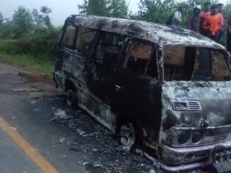 Minibus musnah terbakar, Minggu (23/08/2020) sekira pukul 17.30 WIB.