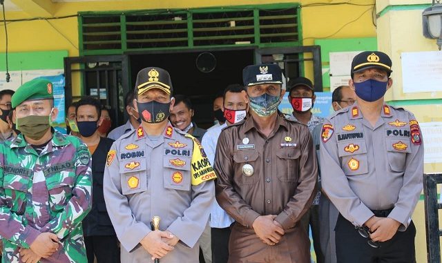 Kapolres Serdang Bedagai AKBP Robinson Simatupang saat kegiatan silaturahmi kepada Forkopimcam dan masyarakat bertempat di Kantor Desa Pekan Tanjung Beringin, Kamis (06/08/2020)