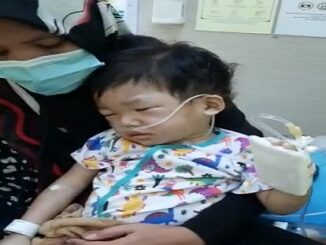 Foto Kinaan sedang dirawat dirumah sakit Adam Malik Medan dan Kapolres Batu Bara melalui Kasat Binmas menyerahkan bantuan berupa tali asih kepada perwakilan keluarga Kinaan.