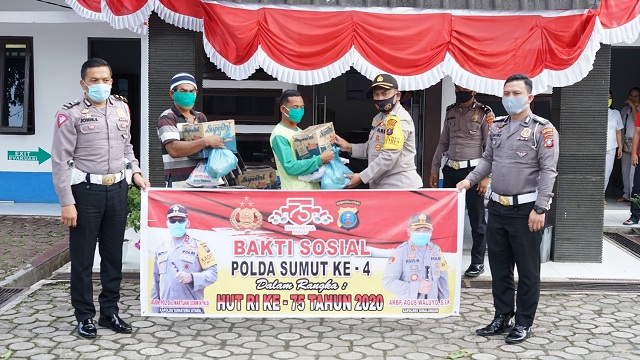 Polres Simalungun bagikan bahan pokok pangan (sembako) kepada masyarakat terdampak Pandemi Covid 19, Rabu (19/08/2020).