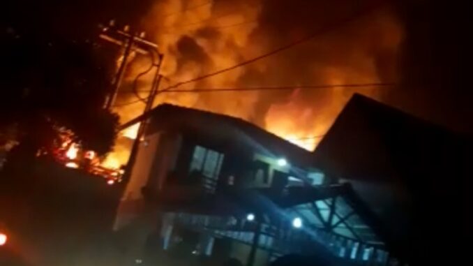 Gudang Tempat Penyimpanan Gas di Jalan Penyabungan, Pematangsiantar, 26/7/2020 Terbakar