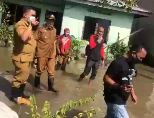 Bupati Batu Bara Meninjau Kondisi Banjir di Tiga Desa Kecamatan Datuk Lima Puluh.