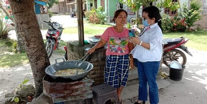 Ratnawati br Sidabutar beserta Tim Perempuan RHS - ZW, melakukan perjalanan ke sejumlaj nagori yang ada si Kecamatan Tanah Jawa, Kabupaten Simalungun. Kamis (15/10/2020),