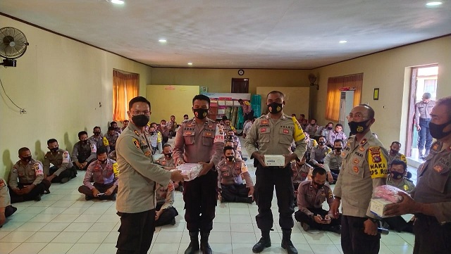 kegiatan pengarahan kepada seluruh Bhabinkamtibmas yang berlangsung di Aula Polres setempat, Rabu (7/10/2020) pagi.