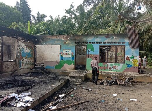 Sekolah PAUD 'Cahaya Hati' ludes terbakar di Huta III Nagori Gajing Jaya Kecamatan Gunung Maligas Kabupaten Simalungun Provinsi Sumatera Utara, musnah terbakar, Minggu (18/10/2020) sekira pukul 10.00 WIB