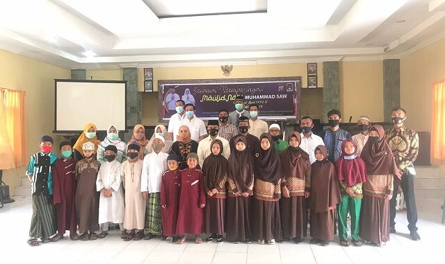 Kapolres Toba AKBP Akala Fikta Jaya S.I.K, MH membuka pelaksanaan gelar peringatan Maulid Nabi Muhammad SAW 1442 H di Aula Harungguan Mardemak Polres Toba, Kamis (29/10/2020) sekira pukul 08.30 Wib