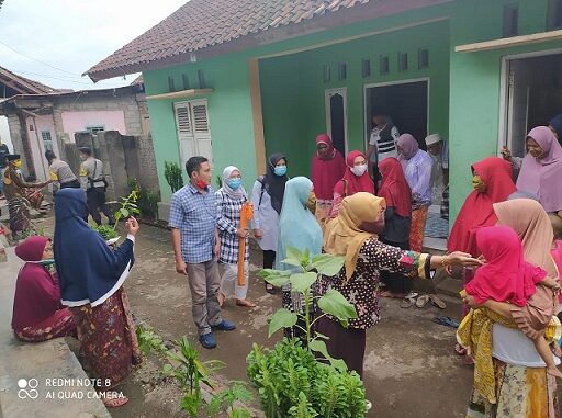 Paket (PAS) pasangan Calon Bupati Ir. Hj. Lale Prayatni dan Calon Wakil Bupati H. Sumum, S.Pd., SH., M.Pd lakukan pertemuan di Dusun Ketangge, Desa Batu Jai, Kecamatan Praya Barat, Lombok Tengah, Selasa (20/10).