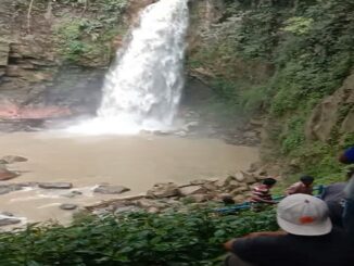 Endi Fernando Hilang Terseret Arus Deras Air Terjun Tarakni Onggang di Raya