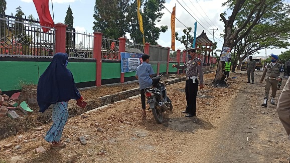 Operasi Yustisi Polres Sumbawa kali ini menyasar wilayah bagian Kecamatan Lape, Selasa (06/10) pagi.