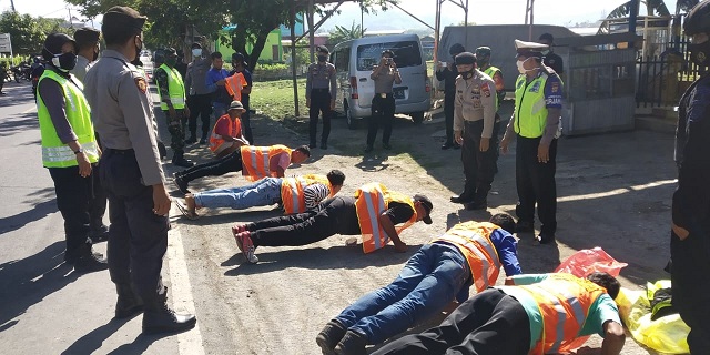 Melanggar protokol kesehatan dilakukan tindakan fisik berupa push up 20 orang