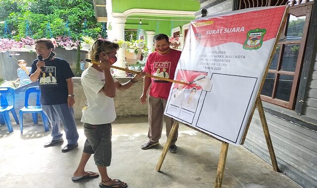 Simulasi pencoblosan PASTI di Kelurahan Tanjung Tongah, Kecamatan Siantar Martoba, Kota Pematangsiantar, Rabu (25/11/2020).