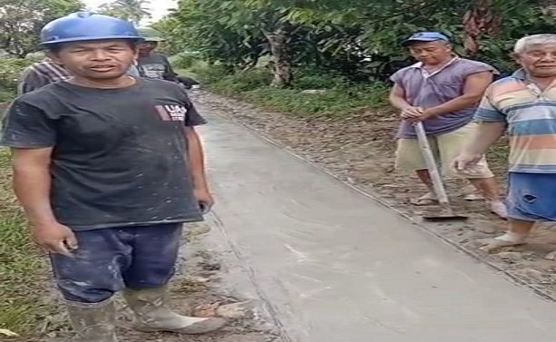 Partisipasi Calon Bupati Simalungun nomor 1, Radiapoh Hasiholan Sinaga (RHS), dengan memberikan bantuan semen, batu dan semangat gotong-royong, jalan di Huta Buntu Marihat bisa terbangun.