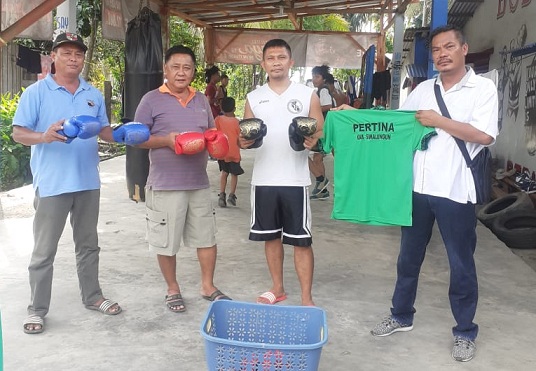 sasana Sampan Tao Fighting Club Boxing & Muangtyai yang ada di jalan lintas Perdagangan- Pematang Siantar, tepatnya di Nagori Bandar, Kecamatan Bandar, Kabupaten Simalungun.